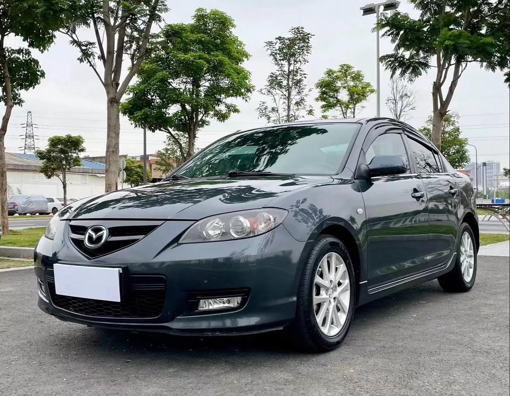 老款马自达3的优点和缺点(老款马自达三图片)