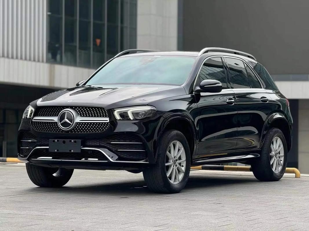 奔驰大suv是什么型号(奔驰suv大车型)