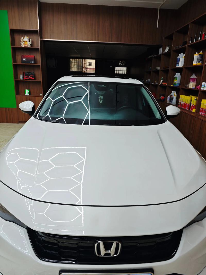 新车多久打蜡比较合适 白色车为什么不建议打蜡