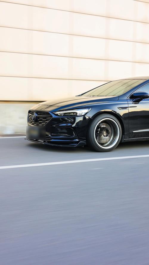 别克君越外观改装图片(别克君越外观改装效果图)