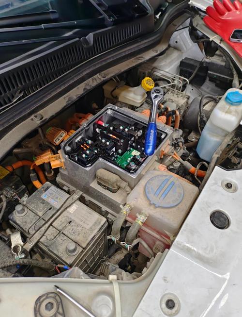 奇瑞艾瑞泽7e高压系统故障／艾瑞泽5高压线怎样拔出来换新