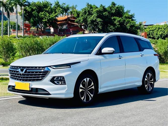 五菱白金加长版凯捷 凯捷五菱白色