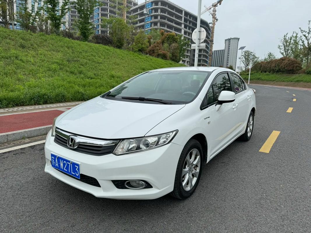 2014款思域二手值多少/14年思域二手报价