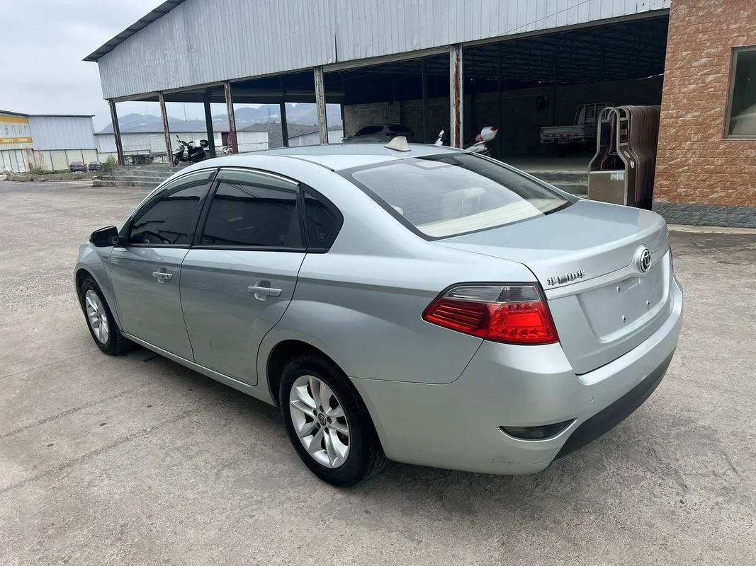 中华h330配置参数 中华h330长宽高